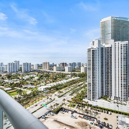 Above It All - A Luxurious Penthouse With High Ceilings Sunny Isles Beach Exterior photo