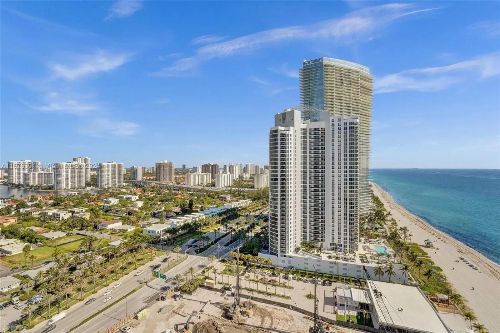 Above It All - A Luxurious Penthouse With High Ceilings Sunny Isles Beach Exterior photo